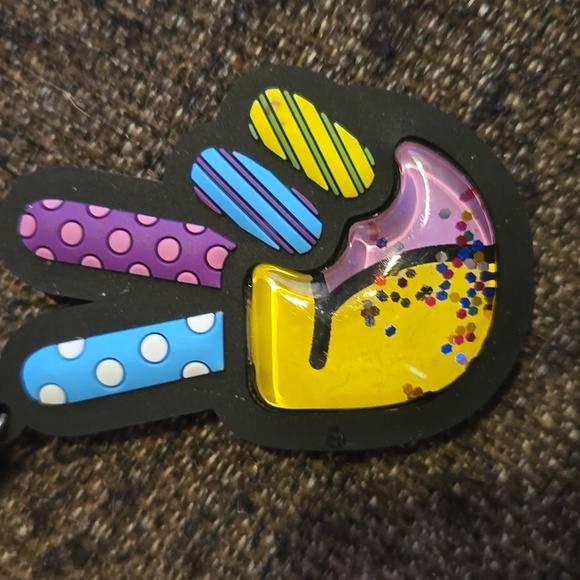 Colorful Peace Sign Keychain NWT💫 - Picture 2 of 4